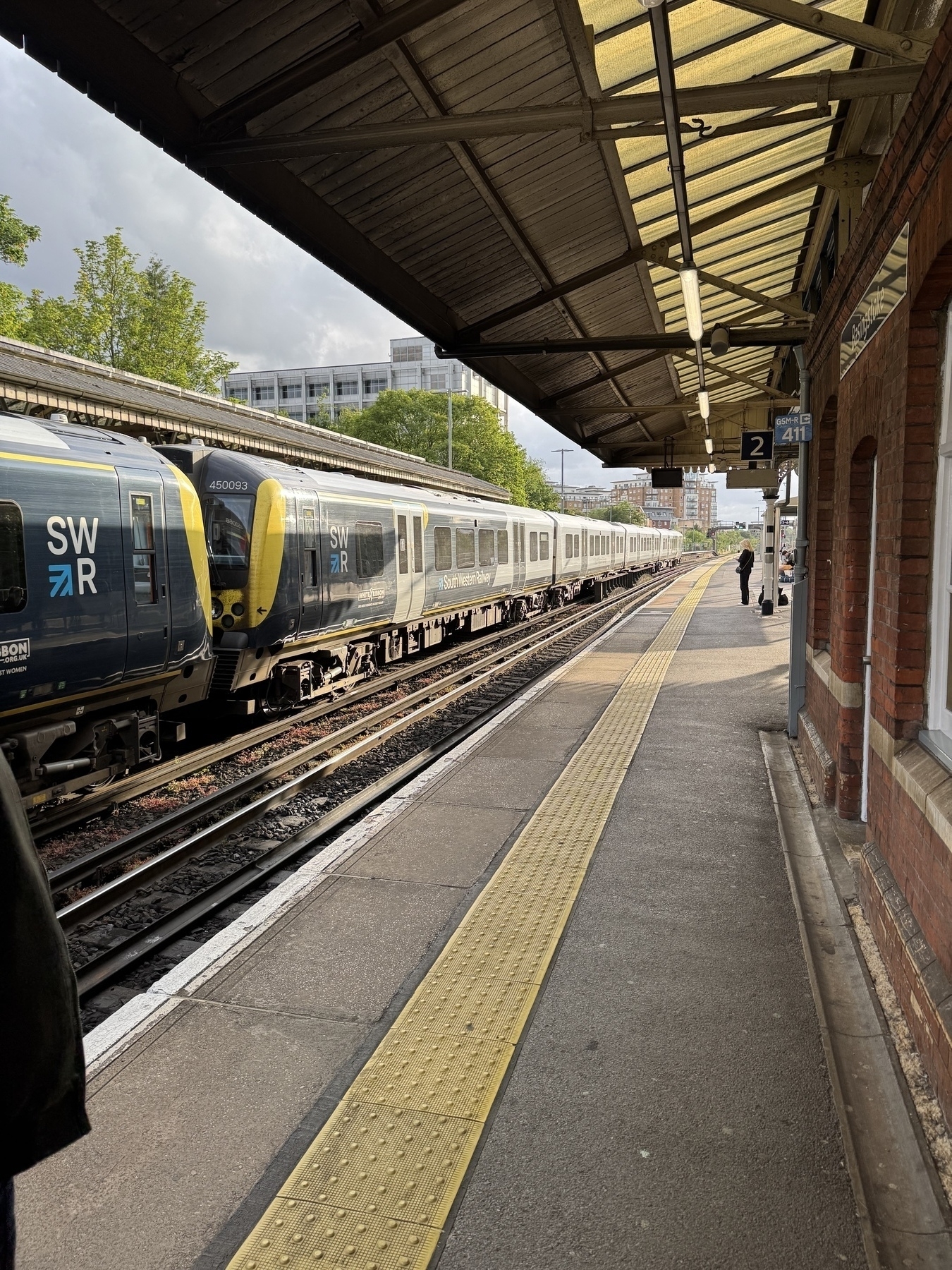 Picture of train platform 